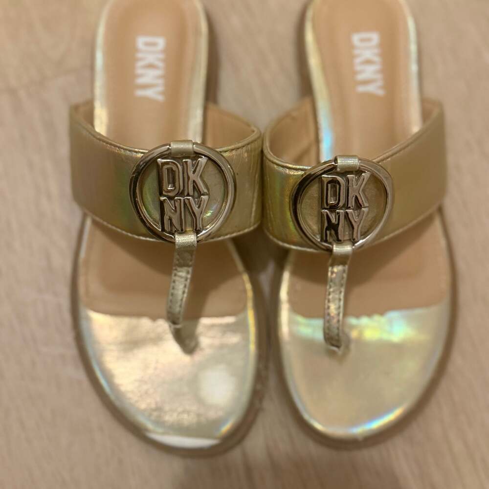DKNY Roary Ring Gold-Tone Flip-Flops